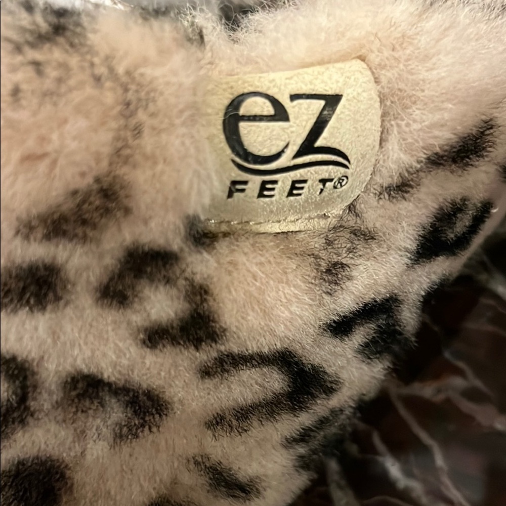 Cream and Black Cozy Leopard Print Slippers - Picture 3 of 5
